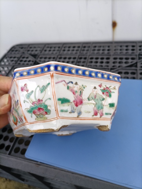 古玩陶瓷嬰戲紋粉彩八方水仙盆真品鑒賞圖