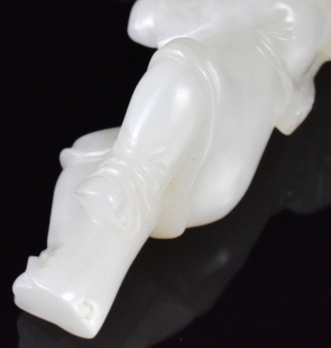 古玩玉器和田玉雕持蓮童子真品鑒賞圖