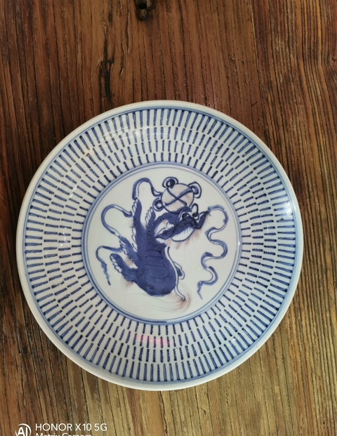 古玩陶瓷飄帶繡球獅子紋盤真品鑒賞圖