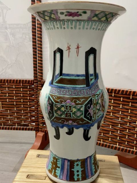 古玩陶瓷粉彩博古圖花觚真品鑒賞圖