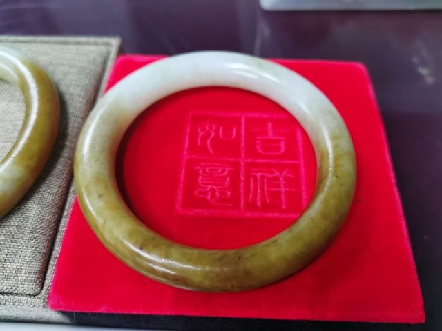古玩玉器玉鐲子真品鑒賞圖