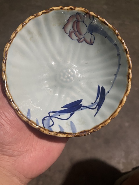 古玩陶瓷青花釉里紅三足盤真品鑒賞圖