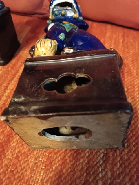古玩陶瓷素三彩獅子擺件真品鑒賞圖