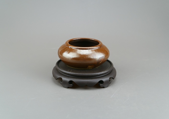 古玩陶瓷精品:明代耀州窯柿紅釉唇口洗(文房雅器)拍賣,當前價格114元