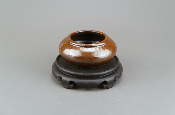 古玩陶瓷精品:明代耀州窯柿紅釉唇口洗(文房雅器)拍賣,當前價格114元