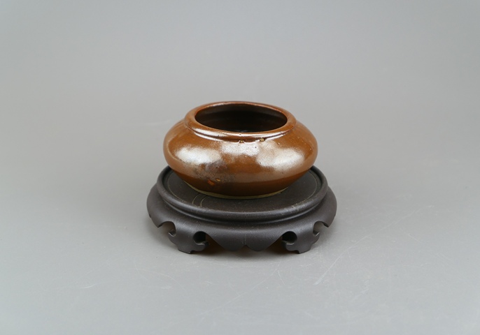 古玩陶瓷精品:明代耀州窯柿紅釉唇口洗(文房雅器)拍賣,當前價格114元