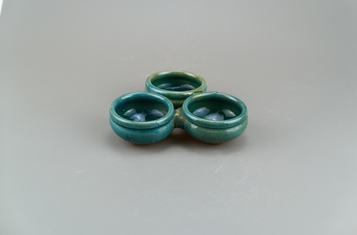 古玩陶瓷孔雀藍(lán)釉三連洗真品鑒賞圖