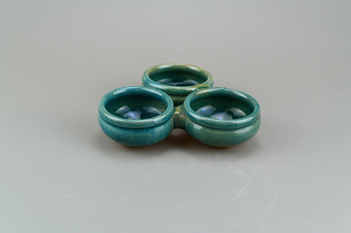 古玩陶瓷孔雀藍(lán)釉三連洗真品鑒賞圖