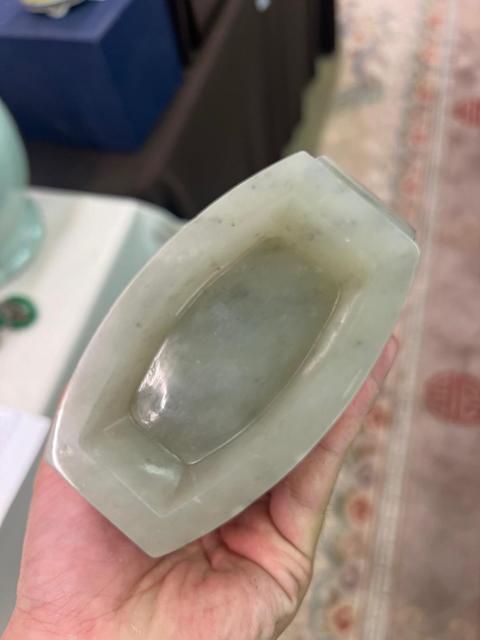 古玩玉器和田玉雕龍紋象耳瓶真品鑒賞圖