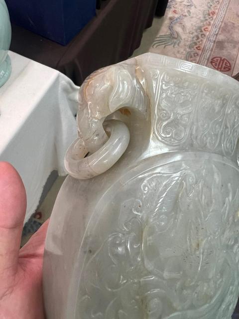 古玩玉器和田玉雕龍紋象耳瓶真品鑒賞圖