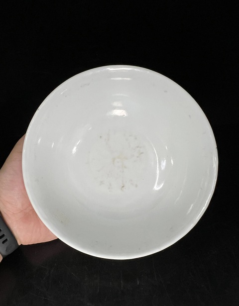 古玩陶瓷粉彩團龍紋碗真品鑒賞圖