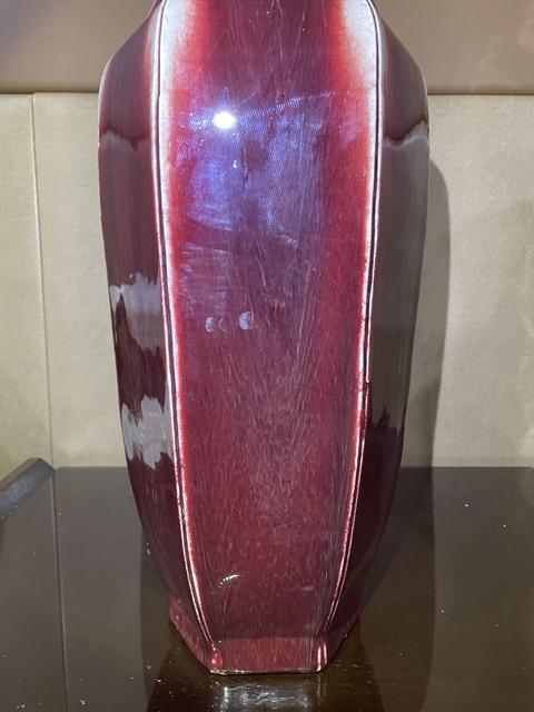 古玩陶瓷紅釉六方瓶真品鑒賞圖