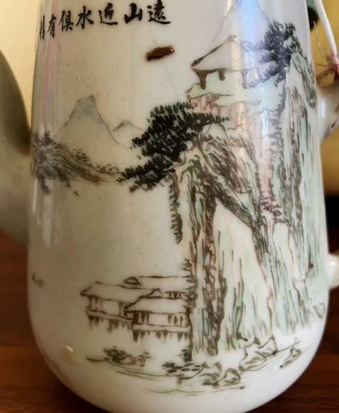 古玩陶瓷淺降彩山水紋茶壺真品鑒賞圖