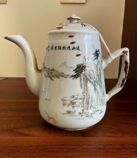 古玩陶瓷淺降彩山水紋茶壺真品鑒賞圖