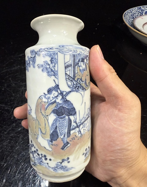 古玩陶瓷青花釉里紅粉彩人物故事紋燈籠瓶真品鑒賞圖