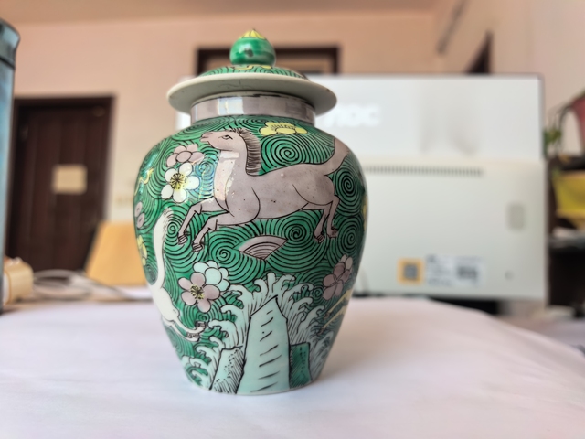 古玩陶瓷素三彩蓋罐拍賣，當前價格8500元