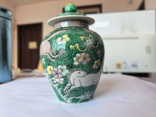 古玩陶瓷素三彩蓋罐拍賣，當前價格8500元