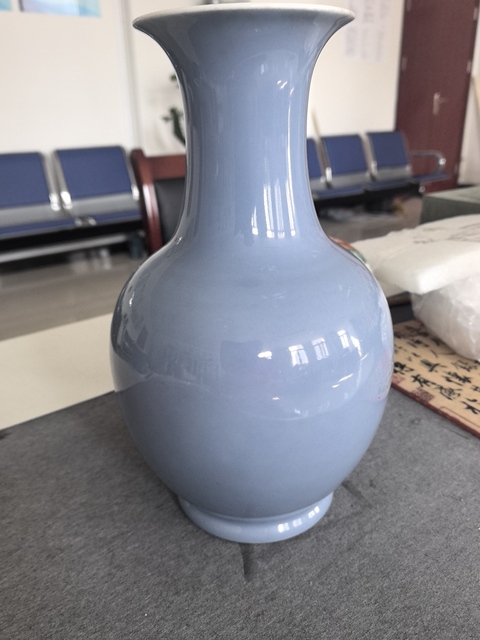 古玩陶瓷藍釉瓶真品鑒賞圖