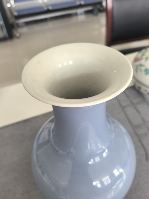 古玩陶瓷藍釉瓶真品鑒賞圖