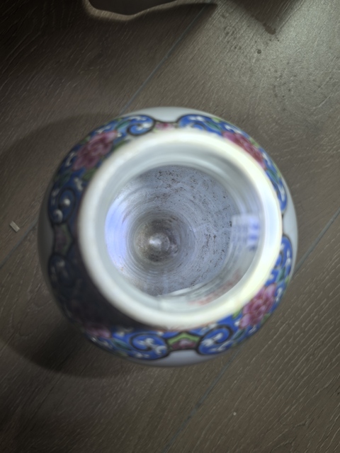 古玩陶瓷花卉紋粉彩雞腿蓋瓶真品鑒賞圖