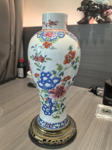 古玩陶瓷花卉紋粉彩雞腿蓋瓶真品鑒賞圖