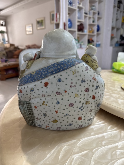 古玩陶瓷五子鬧佛粉彩塑像真品鑒賞圖