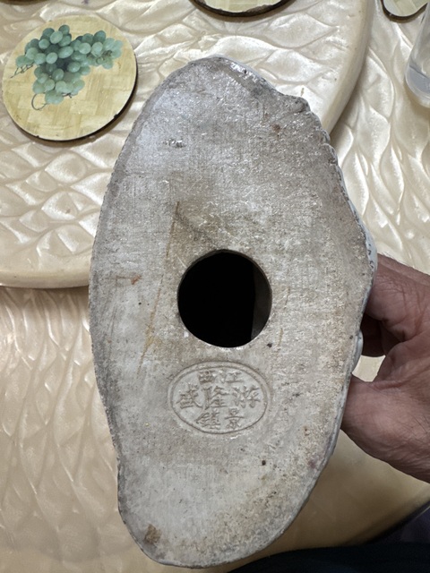 古玩陶瓷五子鬧佛粉彩塑像真品鑒賞圖