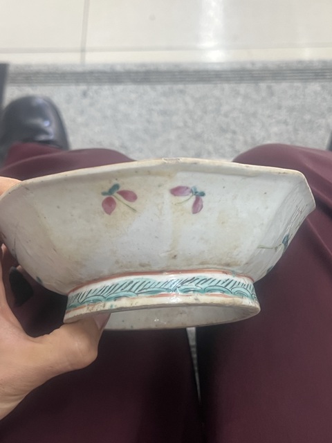 古玩陶瓷人物紋粉彩八方碗真品鑒賞圖