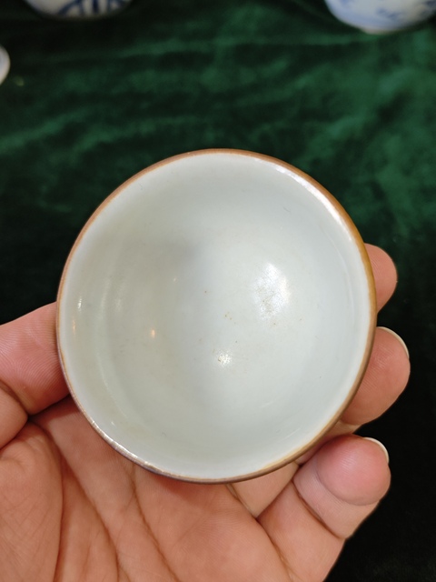 古玩陶瓷清乾隆霽藍(lán)釉小杯真品鑒賞圖