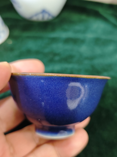 古玩陶瓷清乾隆霽藍(lán)釉小杯真品鑒賞圖