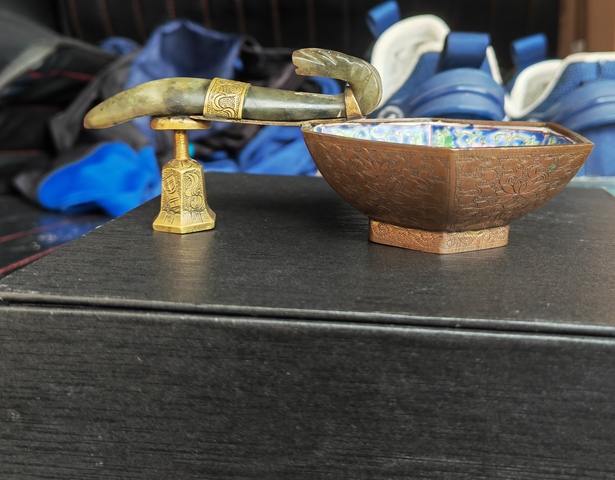 古玩雜項銅胎畫琺瑯碗真品鑒賞圖