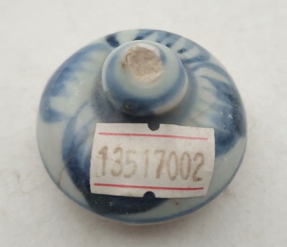 古玩陶瓷花卉紋青花蓋子真品鑒賞圖