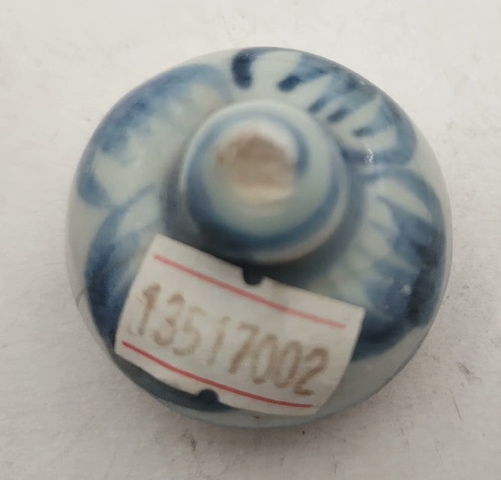 古玩陶瓷花卉紋青花蓋子真品鑒賞圖
