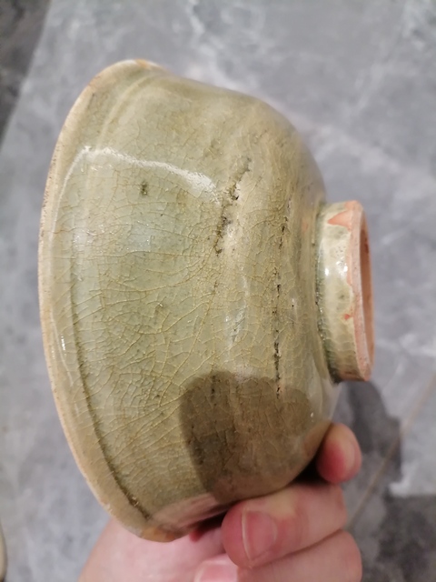 古玩陶瓷龍泉青瓷刻花碗真品鑒賞圖