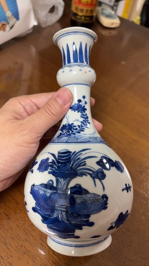 古玩陶瓷青花瓶真品鑒賞圖
