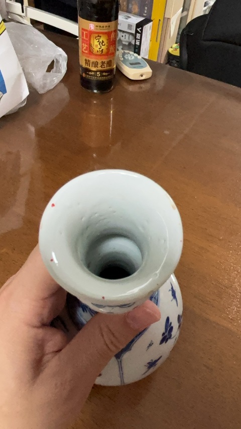 古玩陶瓷青花瓶真品鑒賞圖