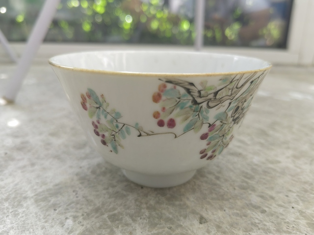 古玩陶瓷1892年任煥章
淺絳彩花鳥詩文蓋碗真品鑒賞圖