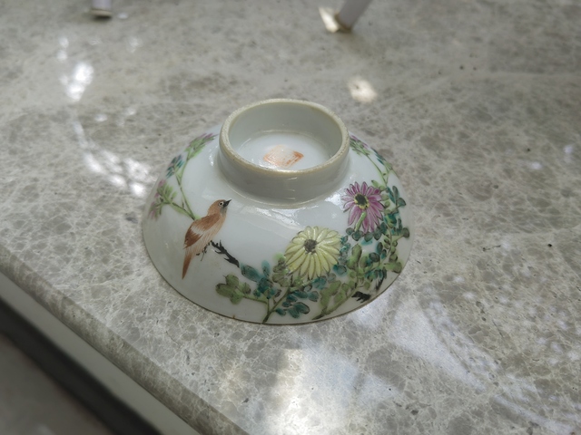 古玩陶瓷1892年任煥章
淺絳彩花鳥詩文蓋碗真品鑒賞圖