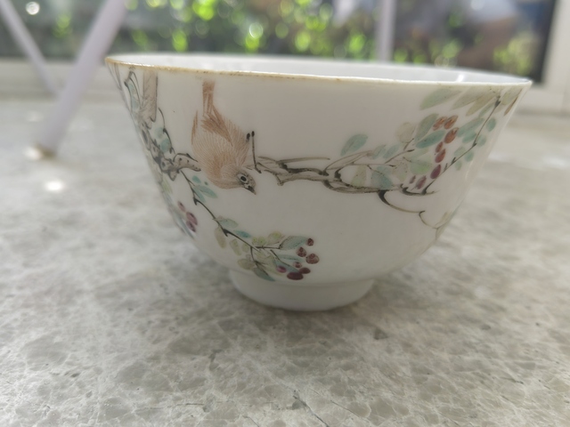 古玩陶瓷1892年任煥章
淺絳彩花鳥詩文蓋碗真品鑒賞圖