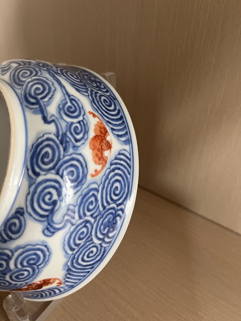古玩陶瓷晚清青花礬紅云蝠紋碗真品鑒賞圖