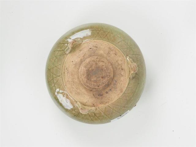 古玩陶瓷明中龍泉窯青釉香爐真品鑒賞圖
