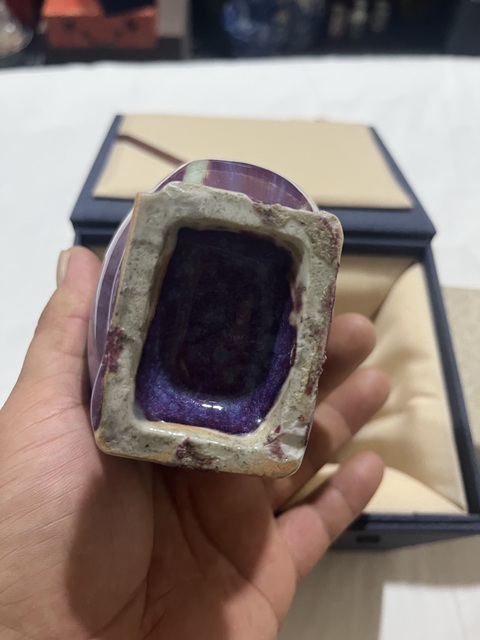古玩陶瓷清晚期窯變釉貫耳方瓶真品鑒賞圖