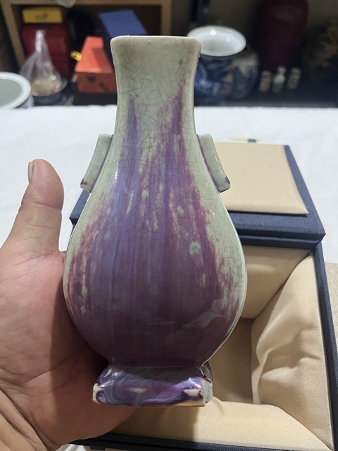 古玩陶瓷清晚期窯變釉貫耳方瓶真品鑒賞圖
