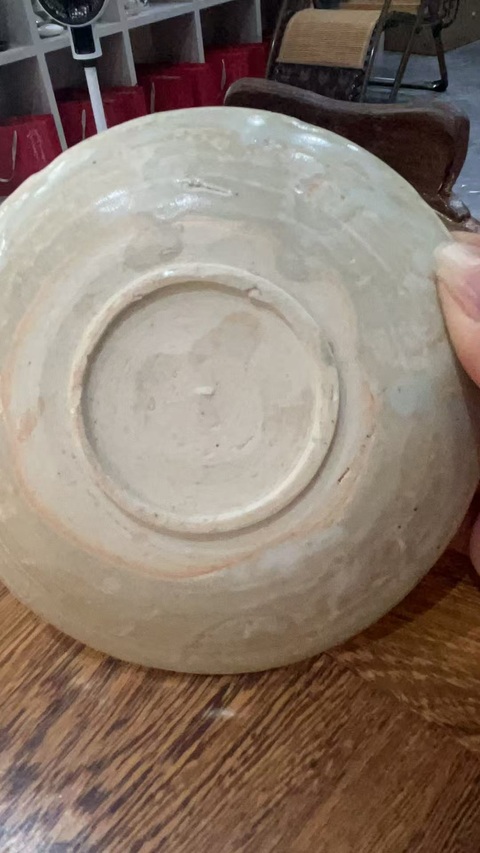 古玩陶瓷芒口圈足覆燒工藝印花盤真品鑒賞圖
