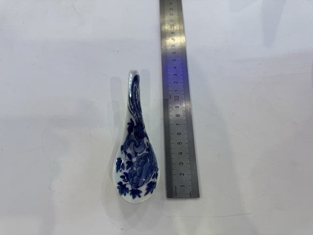 古玩陶瓷鳳紋青花湯勺真品鑒賞圖