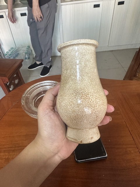 古玩陶瓷景德鎮(zhèn)米黃釉箸瓶真品鑒賞圖