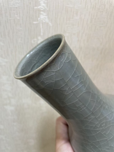 古玩陶瓷南宋龍泉窯長頸瓶真品鑒賞圖