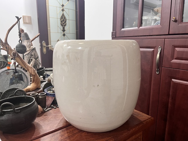 古玩陶瓷白釉缸真品鑒賞圖