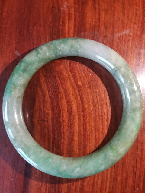 古玩玉器翡翠手鐲真品鑒賞圖
