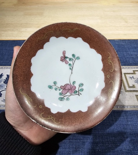 古玩陶瓷花卉紋粉彩盤真品鑒賞圖